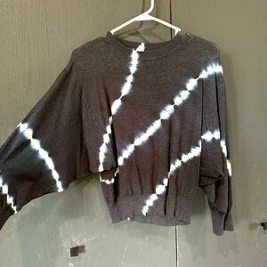 Elan navy blue with light blue/white stripes - wide long sleeves - size O/S